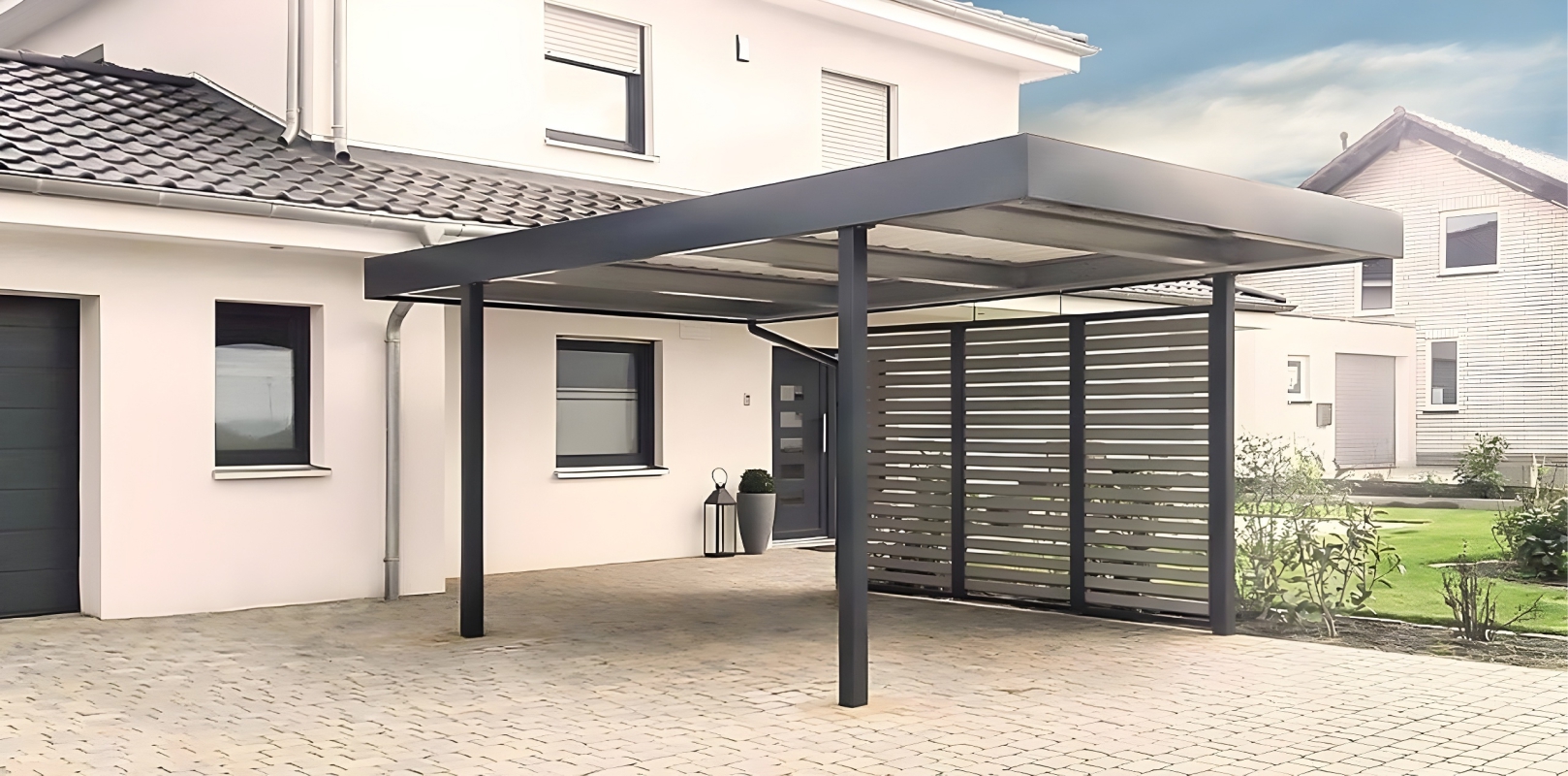 Современный автонавес с крышей из поликарбоната Односкатный навес из сотового поликарбоната